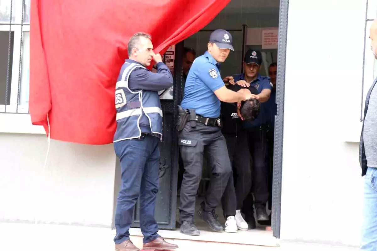 2 Yaşındaki Bebeği Darp Ettiği İddiasıyla Gözaltına Alınan Şüpheli Tutuklandı 2 Yaşındaki Bebeği Darp Ettiği İddiasıyla Gözaltına Alınan Şüpheli Tutuklandı
