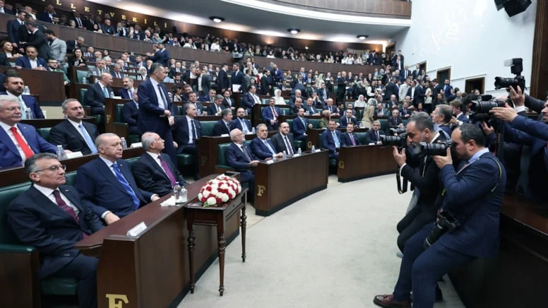 AKP Kulislerinde Bürokrasi Krizi: Vekiller Genel Müdürlere Ulaşamıyor