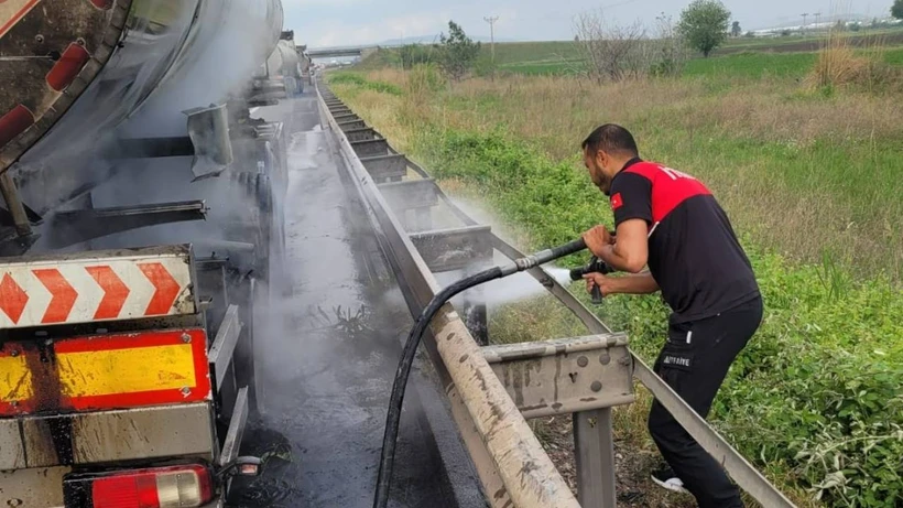 Osmaniye’de Hareket Halindeki Tanker Alev Aldı: Facia Son Anda Önledi