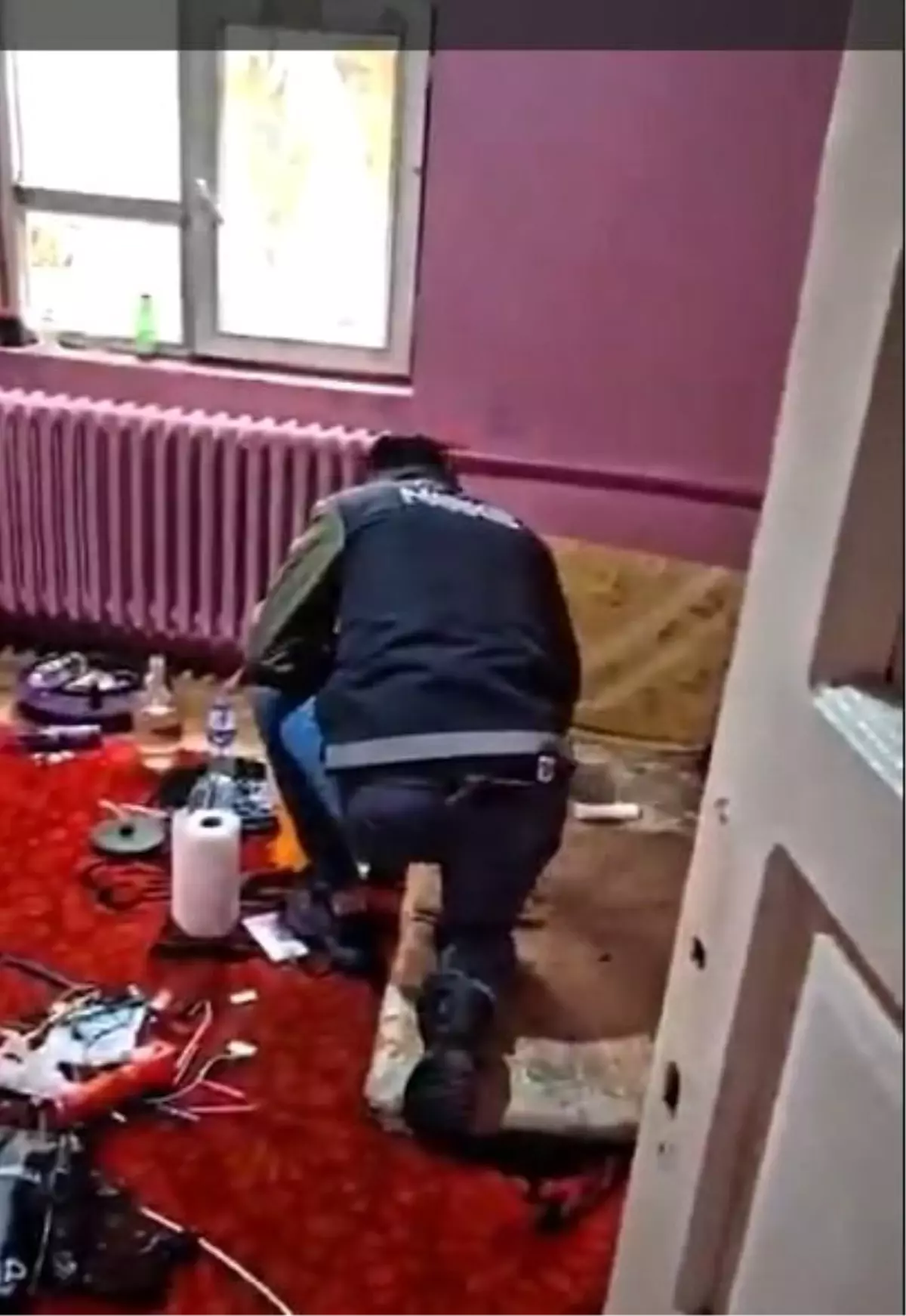 354 Gram Sıvı Metamfetamin Ele Geçirildi: Hakkari Polisi Göz Açtırmadı 354 Gram Sıvı Metamfetamin Ele Geçirildi: Hakkari Polisi Göz Açtırmadı