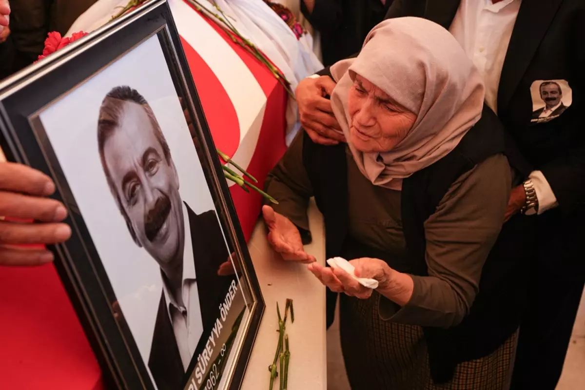Sırrı Süreyya Önder’in Cenazesinin Meclis’e Neden Getirilmediği Açıklandı