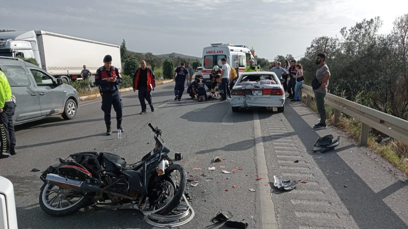 Balıkesir'de Feci Kaza: Motosiklet Otomobile Çarptı, 2 Yaralı