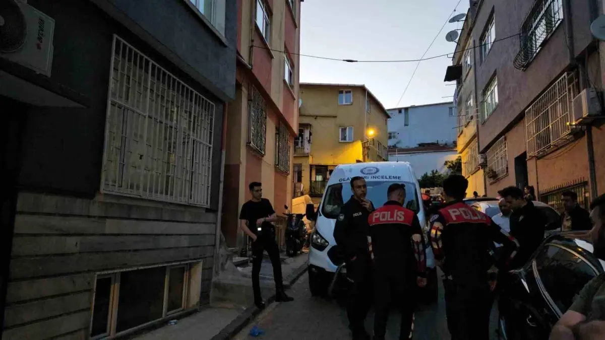 Beyoğlu’nda Silahlı Dehşet: Ağabey Kardeşini Vurduktan Sonra İntihar Etti Beyoğlu’nda Silahlı Dehşet: Ağabey Kardeşini Vurduktan Sonra İntihar Etti