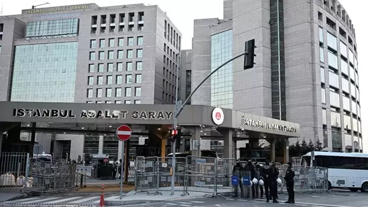 İBB Yolsuzluk Soruşturmasında Yanıltıcı Paylaşımlar Üzerine Soruşturma Başlatıldı İBB Yolsuzluk Soruşturmasında Yanıltıcı Paylaşımlar Üzerine Soruşturma Başlatıldı