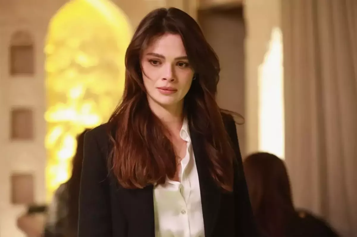 Aşk Dolu Paylaşım! Uzak Şehir'in Alya'sı Sinem Ünsal ve Sevgilisi Berk Cankat Gündemde