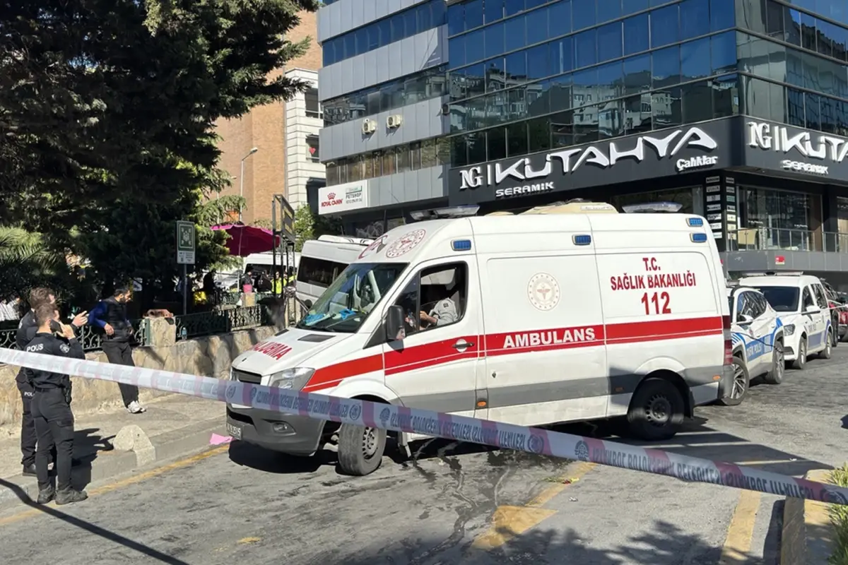Kağıthane’de Minibüs Kazası: 1 Kişi Hayatını Kaybetti, 3’ü Ağır 4 Yaralı Kağıthane’de Minibüs Kazası: 1 Kişi Hayatını Kaybetti, 3’ü Ağır 4 Yaralı