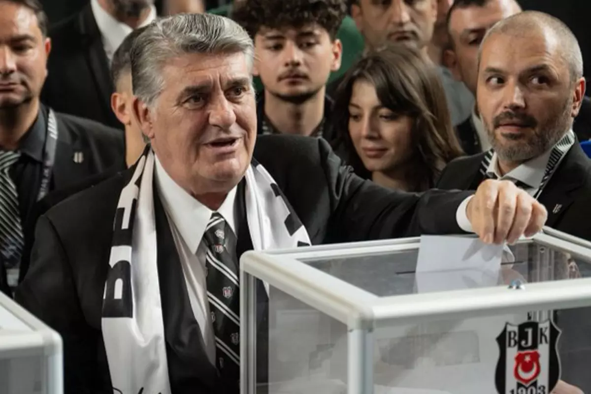 Serdal Adalı Beşiktaş’ta Yeniden Başkan Seçildi Serdal Adalı Beşiktaş’ta Yeniden Başkan Seçildi