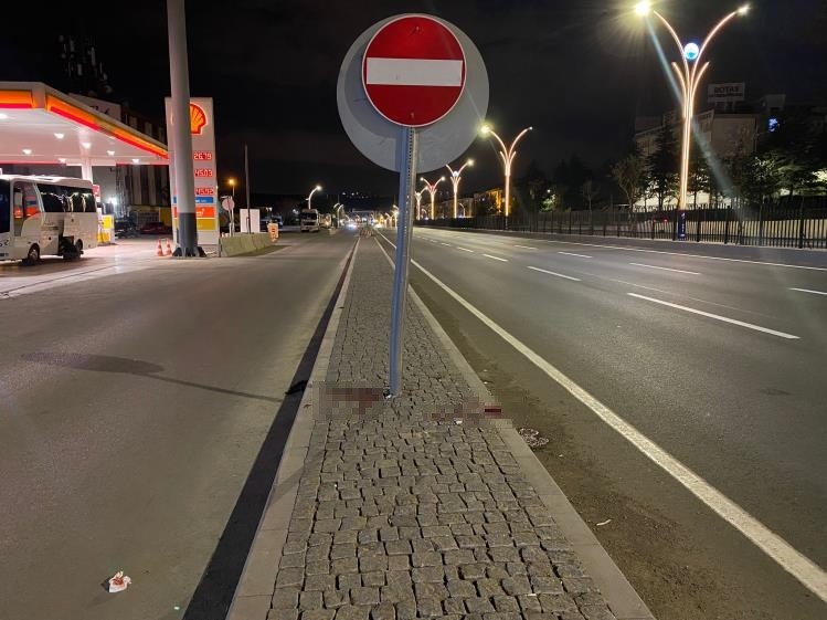 Ankara’da Motosiklet Trafik Levhasına Çarptı: 2 Ölü