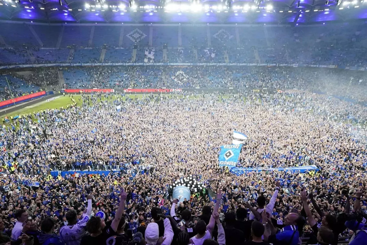 Hamburg Bundesliga’ya Yükseldi, Kutlamalarda İzdiham: 26 Kişi Yaralandı