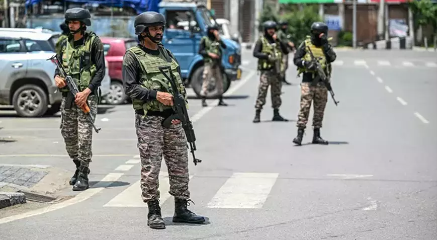 Pakistan Ordusu: Hindistan'ın "Sindoor Operasyonu"nda 40 Sivil Hayatını Kaybetti