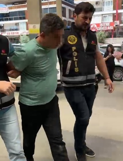 Aydın'da Yangında Eşini ve Çocuklarını Kaybeden İtfaiye Eri Tutuklandı Aydın'da Yangında Eşini ve Çocuklarını Kaybeden İtfaiye Eri Tutuklandı