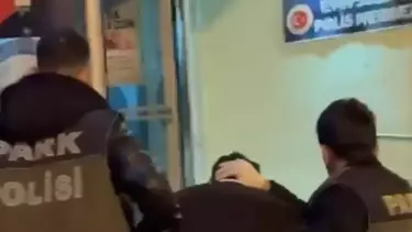 Metrobüs Durağında Uyuşturucu Operasyonu: Otomatik Silah ve Kilolarca Kokain Ele Geçirildi