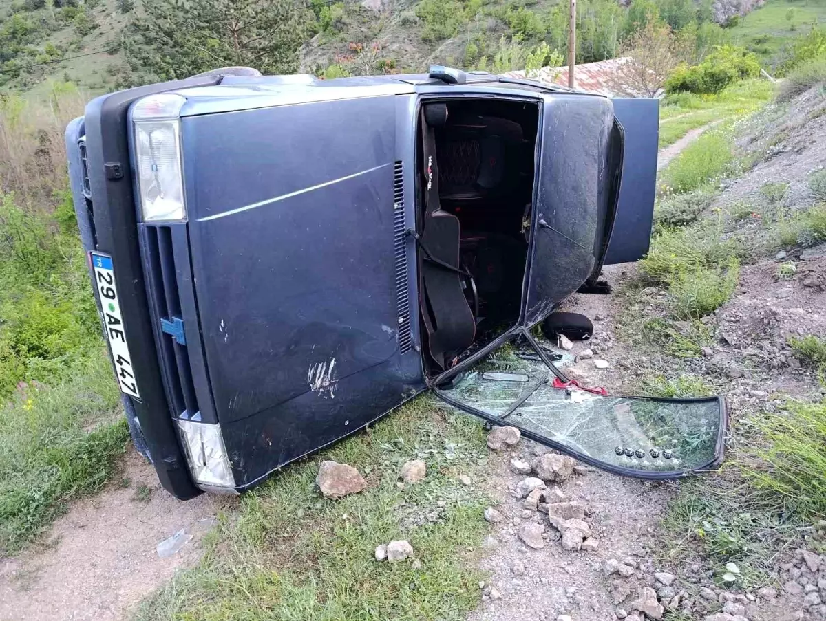 Gümüşhane Torul’da Otomobil Devrildi: Aynı Aileden 4 Kişi Yaralandı Gümüşhane Torul’da Otomobil Devrildi: Aynı Aileden 4 Kişi Yaralandı