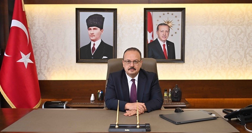 Aydın Valisi Yakup Canbolat: “Cumhuriyetimizin Teminatı Gençlerimizdir”
