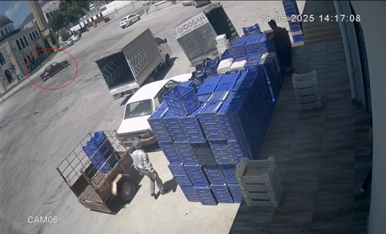 Tofaşların Drift Şovu Pahalıya Patladı: 99 Bin TL Ceza ve Ehliyete El Konuldu Tofaşların Drift Şovu Pahalıya Patladı: 99 Bin TL Ceza ve Ehliyete El Konuldu
