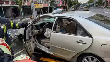 Tayvan'da Kavşakta Can Pazarı: Aşırı Hız 3 Can Aldı, 13 Kişi Yaralandı