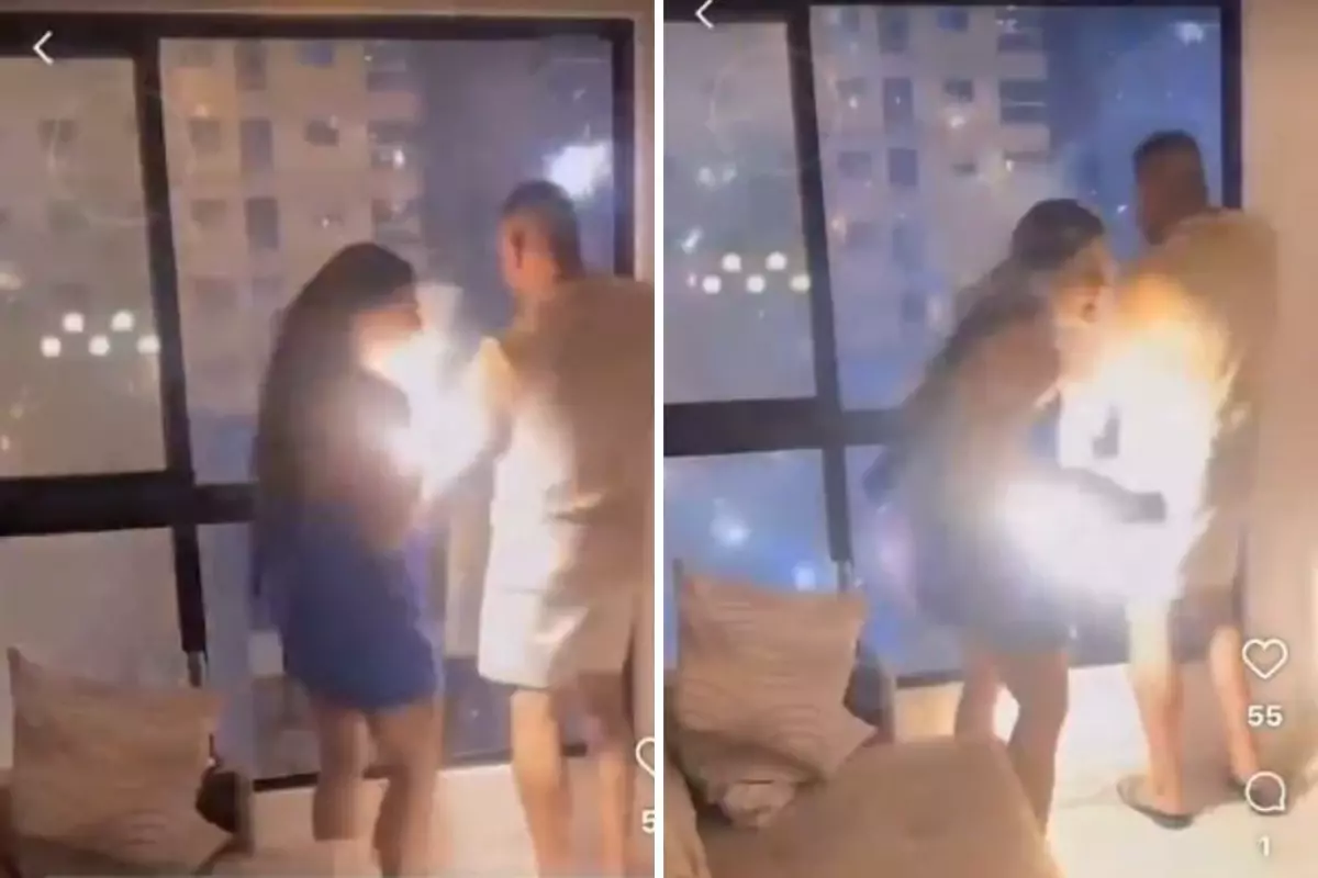 Fırtınalı Havada Video Çeken Kadının Telefonuna Yıldırım İsabet Etti: Fırtınalı Havada Video Çeken Kadının Telefonuna Yıldırım İsabet Etti: