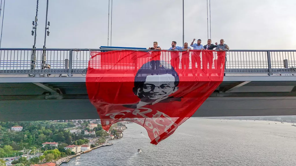 İmamoğlu'ndan Pankart Soruşturmasına Tepki, İmamoğlu'ndan Pankart Soruşturmasına Tepki,