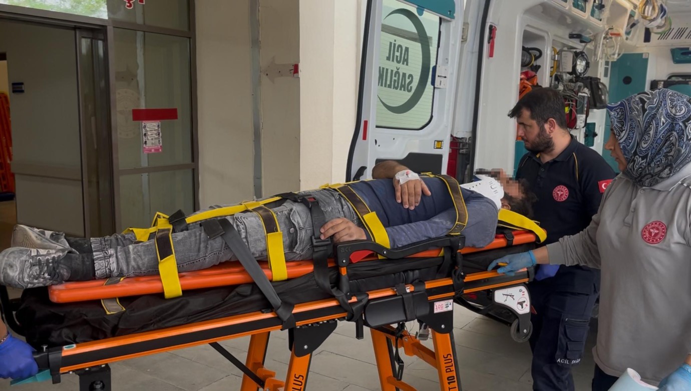 Besni’de Trafik Kazası: 3 Kişi Yaralandı