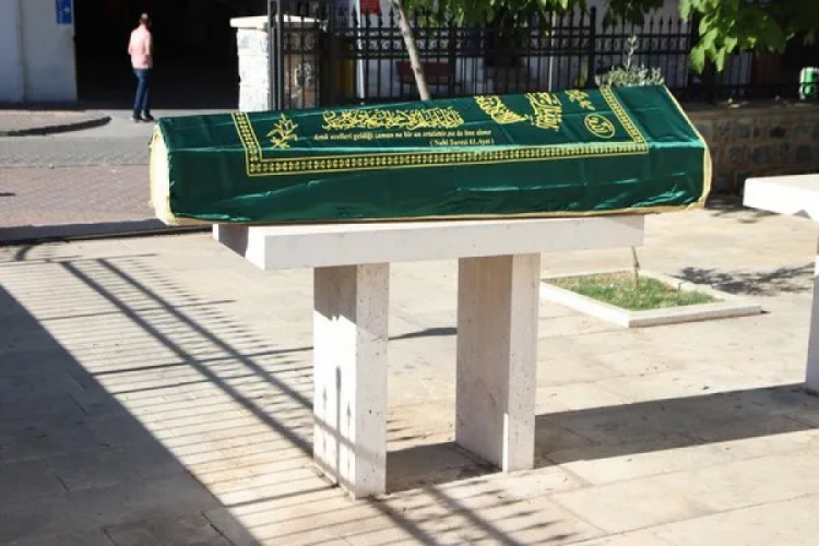 Adana’da büyük skandal: Hayatını kaybeden kadının cenazesi kayboldu Adana’da büyük skandal: Hayatını kaybeden kadının cenazesi kayboldu