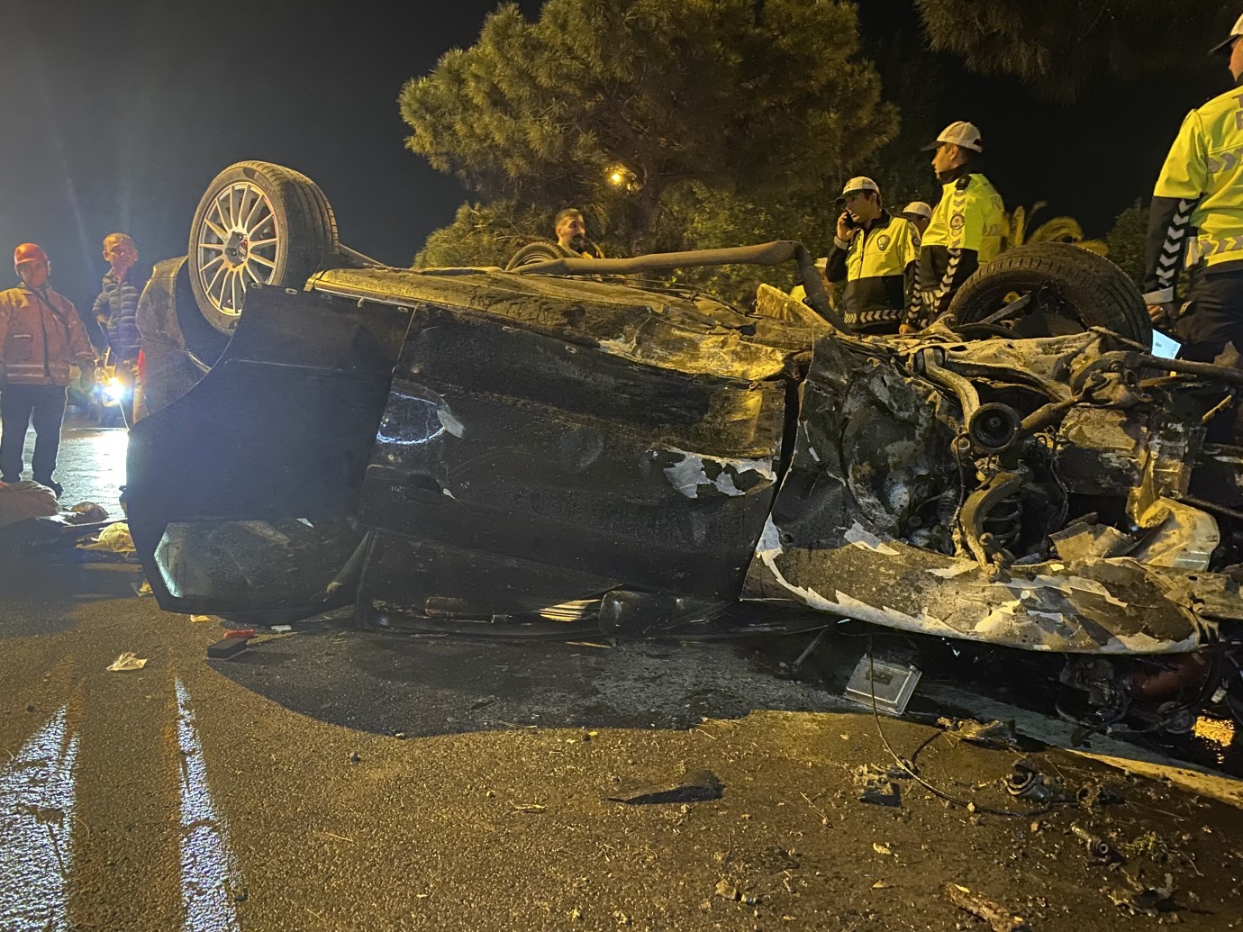 İstanbul’da Geceyi Kabusa Çeviren Kaza: Sahilyolu Savaş Alanına Döndü