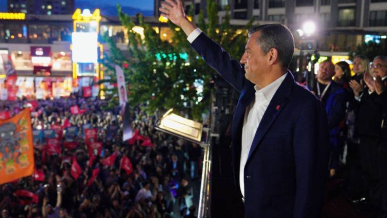 Özgür Özel'den Sert Çıkış: “Erdoğan Dün Mağdurdı, Bugün Zalime Dönüştü”