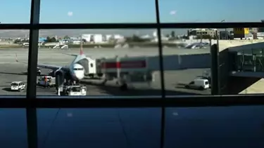 Ankara'da Uçakta 'bomba' Şakası: 3 Yolcu Gözaltına Alındı Ankara'da Uçakta 'bomba' Şakası: 3 Yolcu Gözaltına Alındı