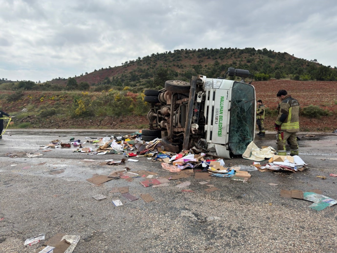 Ankara’da Belediye Kamyonu Devrildi: 1 İşçi Hayatını Kaybetti, 1 Yaralı