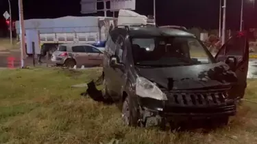Afyonkarahisar Emirdağ’da İki Otomobil Çarpıştı: 6 Kişi Yaralandı Afyonkarahisar Emirdağ’da İki Otomobil Çarpıştı: 6 Kişi Yaralandı