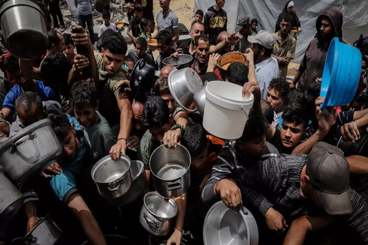 Gazze'de Yardım Krizi: 17 Filistinli Hayatını Kaybetti, 86 Yaralı
