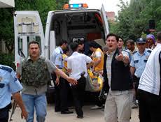 Siverek’te Kavgayı Ayırmak İsteyen Polis Memuru Bıçaklandı