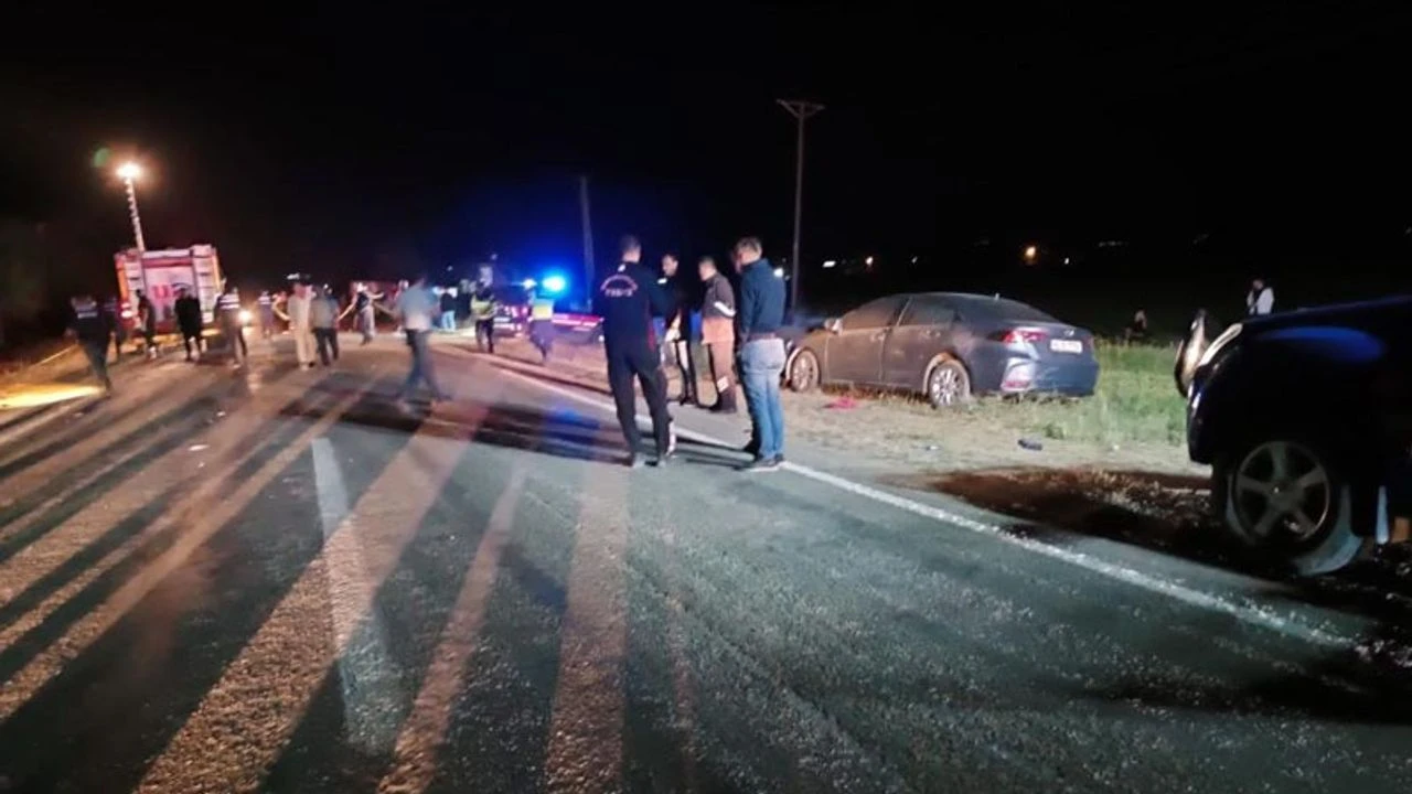 Kahramanmaraş’ta Otomobil Şarampole Uçtu: Baba ve Kızı Hayatını Kaybetti Kahramanmaraş’ta Otomobil Şarampole Uçtu: Baba ve Kızı Hayatını Kaybetti
