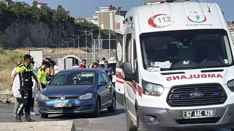 Zonguldak’ta Otomobil ile Motosiklet Çarpıştı: 2 Kişi Hayatını Kaybetti