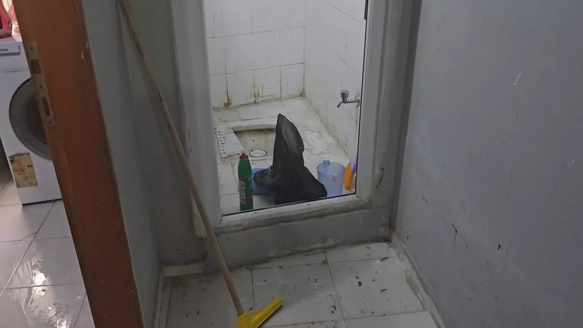 Gaziosmanpaşa’da Kaçak Kesim Skandalı: Kurban Kanı Daireleri Bastı Gaziosmanpaşa’da Kaçak Kesim Skandalı: Kurban Kanı Daireleri Bastı