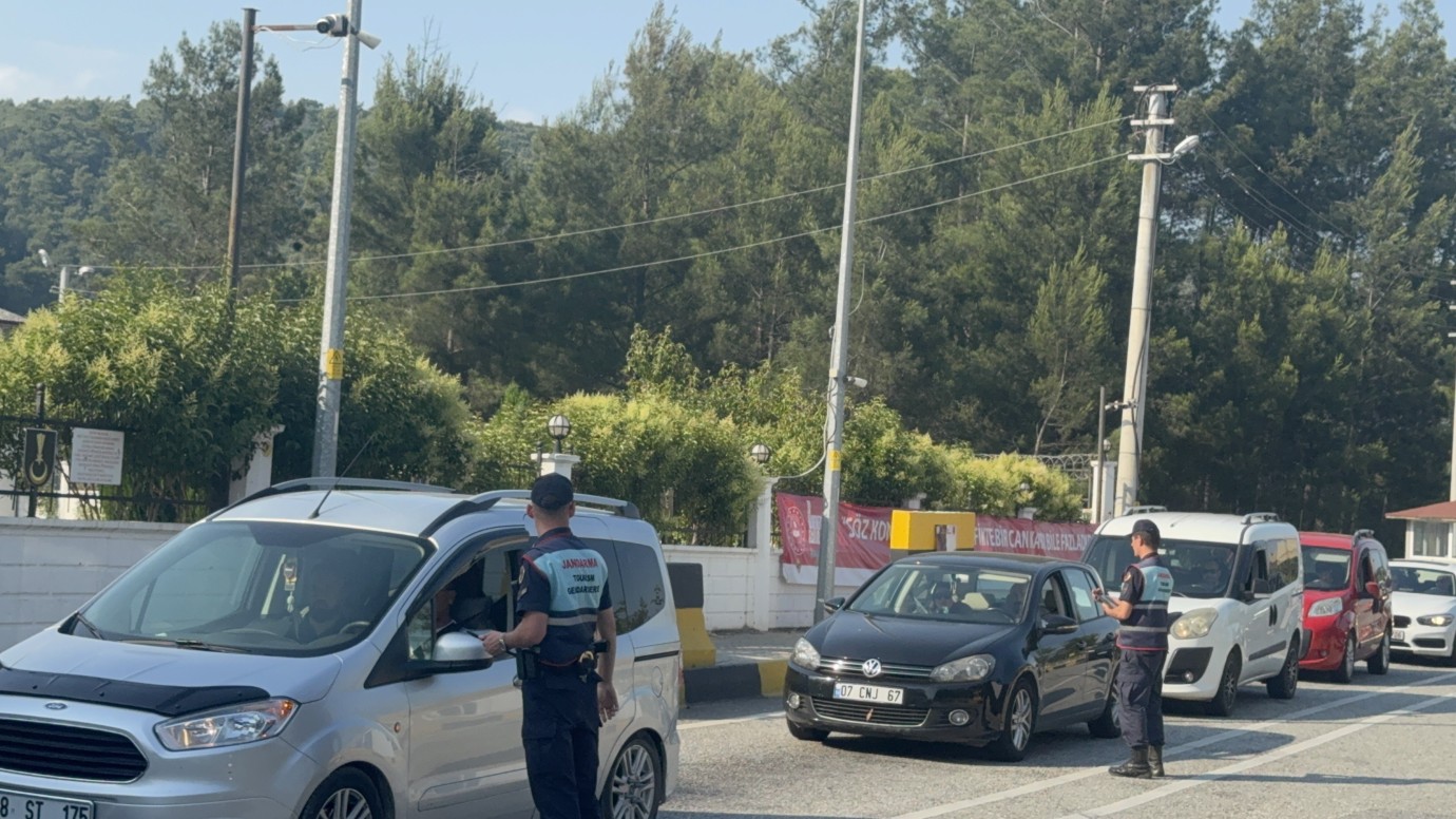 Marmaris ve Datça’ya Bayram Tatilinde 25 Bin Araç Giriş Yaptı Marmaris ve Datça’ya Bayram Tatilinde 25 Bin Araç Giriş Yaptı