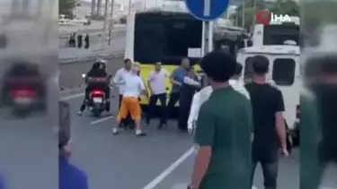 İstanbul’da İETT Şoförü Tartışma Anında Aracı Vatandaşların Üzerine Sürdü İstanbul’da İETT Şoförü Tartışma Anında Aracı Vatandaşların Üzerine Sürdü