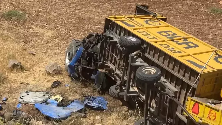 Şanlıurfa’da Traktör Kazası: Römorkun Altında Kalan 2 Kişi Hayatını Kaybetti