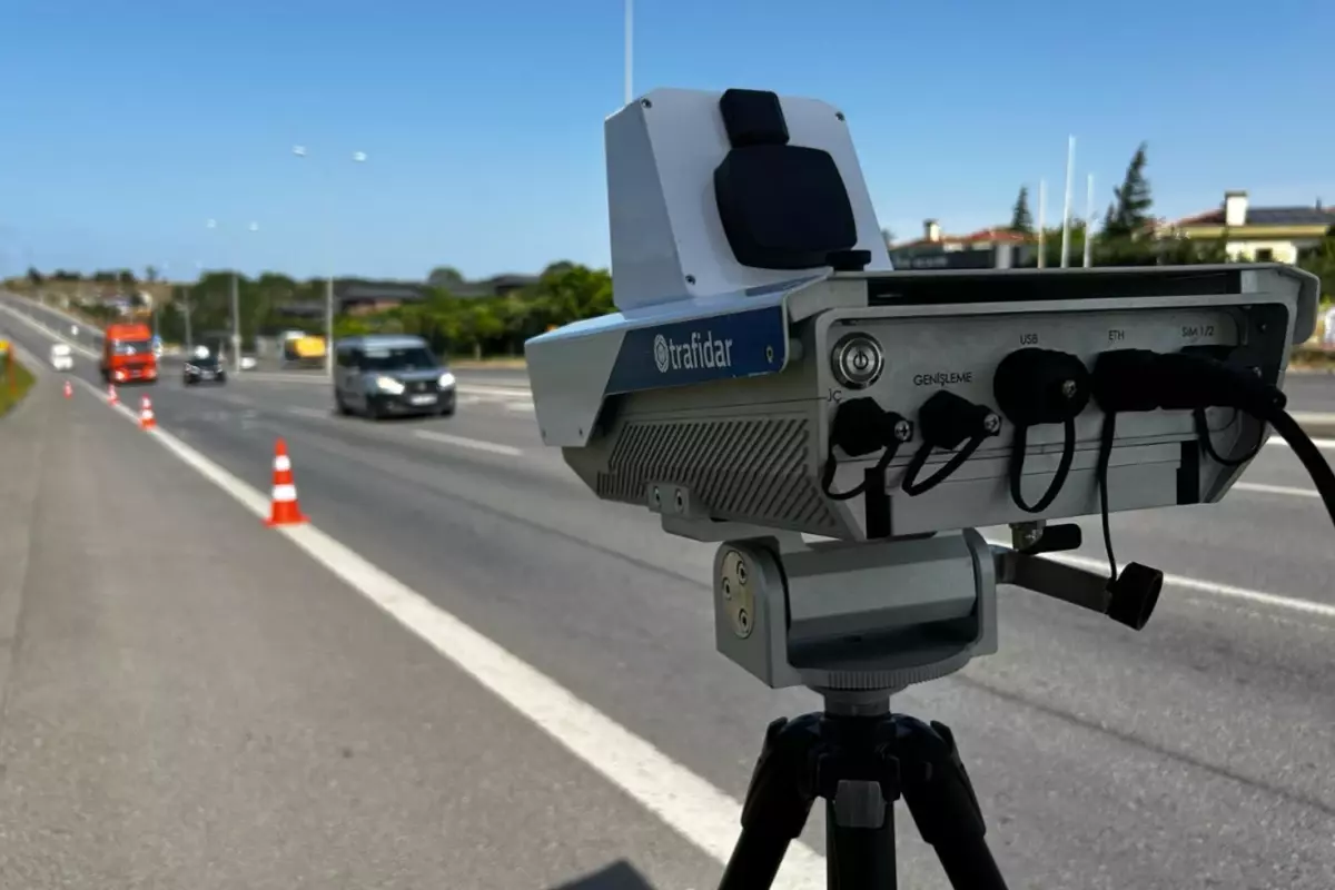 Bayramda Radar Tepkisi Arttı: Hız Sınırı Levhalarına Düzenleme Geliyor