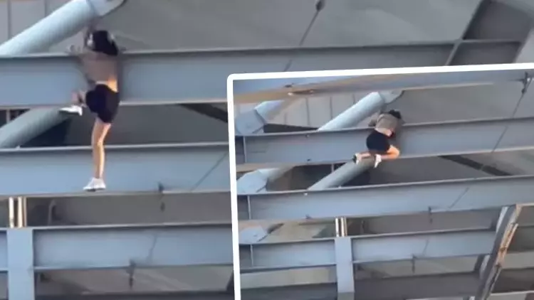 Haliç Metro Köprüsü'nde Dikkat Çeken Anlar: Kadın Demirlerden Sarktı, Ekipler Harekete Geçti Haliç Metro Köprüsü'nde Dikkat Çeken Anlar: Kadın Demirlerden Sarktı, Ekipler Harekete Geçti