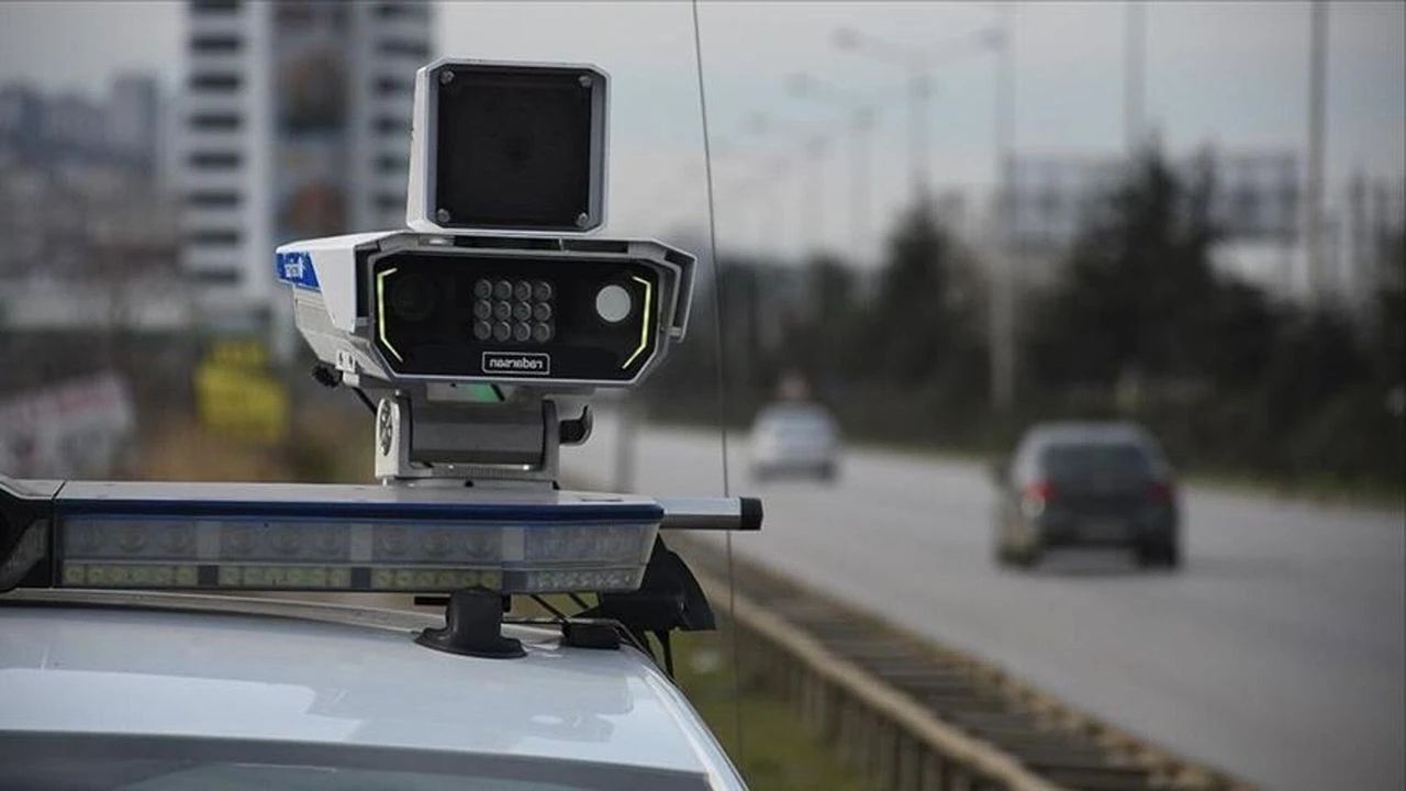 AK Parti’den Radar Cezaları Açıklaması: Levhalar Yeniden Değerlendirilecek, Yeni Düzenleme Yolda