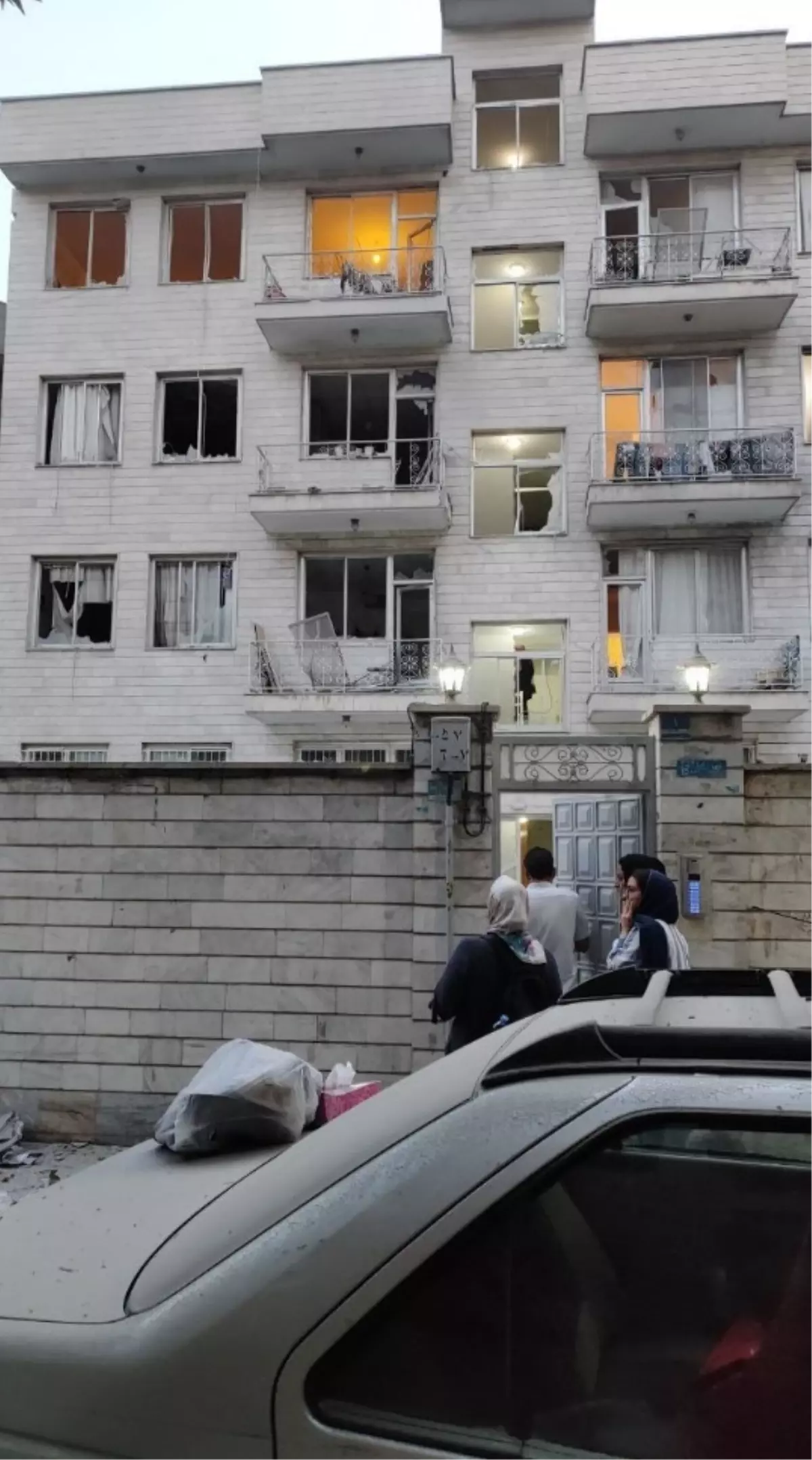 İran’daki Yıkım Gün Işıyınca Görüldü: Tahran’dan Dumanlar Yükseldi İran’daki Yıkım Gün Işıyınca Görüldü: Tahran’dan Dumanlar Yükseldi