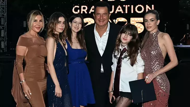 Acun Ilıcalı ve Zeynep Yılmaz, Kızları Yasemin’in Mezuniyetinde Buluştu