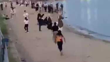 Kadıköy'de Denize Giren Genç Hayatını Kaybetti Kadıköy'de Denize Giren Genç Hayatını Kaybetti