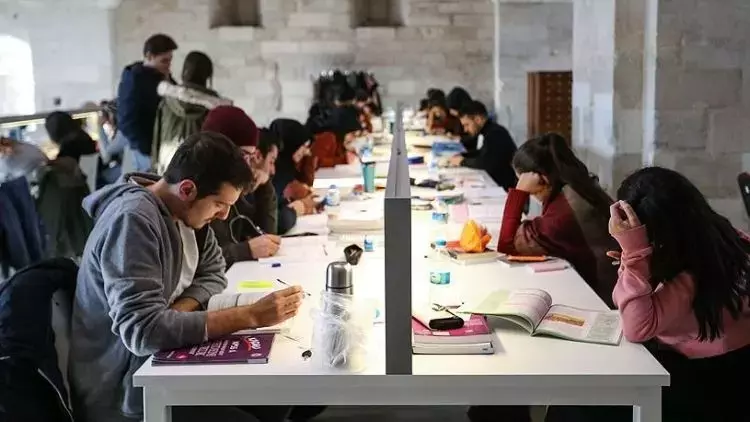 Türk Öğrencilere Katar’da Ücretsiz Tam Burslu Lisans Eğitimi Fırsatı