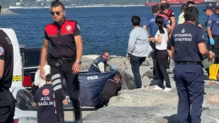 İstanbul Avcılar Sahilinde Kadın Cesedi Bulundu İstanbul Avcılar Sahilinde Kadın Cesedi Bulundu