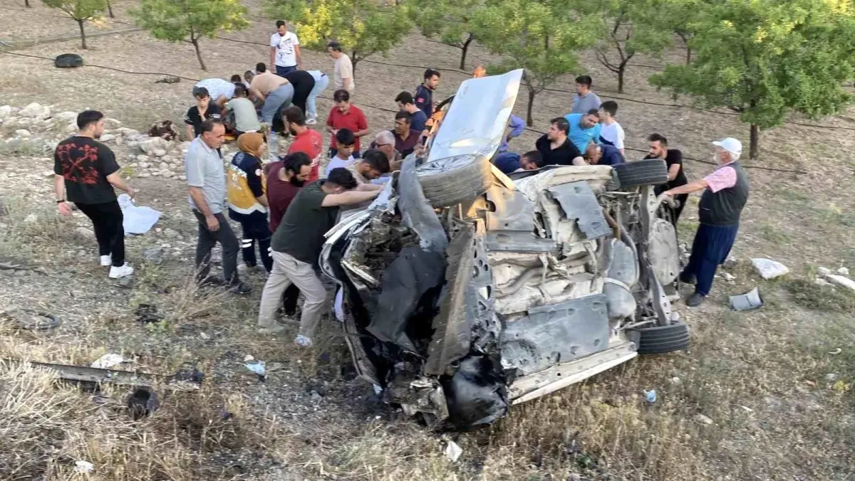 Aksaray'da Feci Kaza: Araçlar Çarpıştı, Can Pazarı Yaşandı Ölü Ve Yaralılar Var