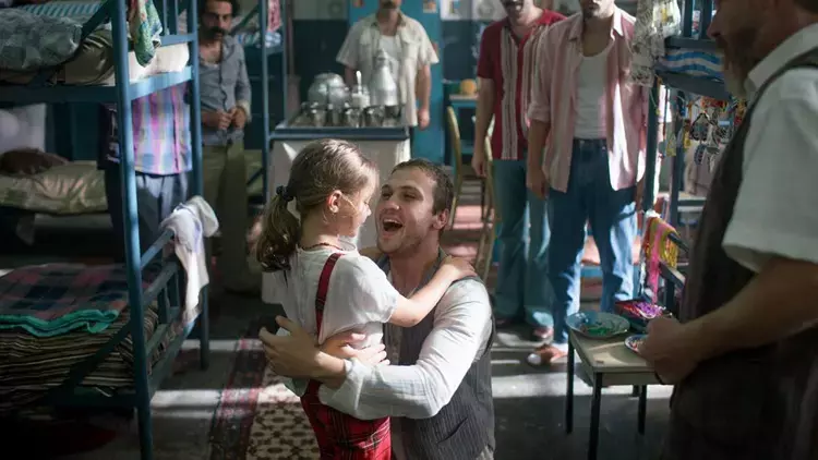 7. Koğuştaki Mucize Sonu Nasıl Bitiyor, Memo Ölüyor mu? Film Gerçek Hikaye mi, Konusu Ne?