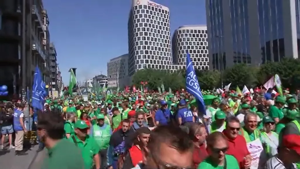 Brüksel’de Genel Grev Havalimanlarını Felç Etti Brüksel’de Genel Grev Havalimanlarını Felç Etti