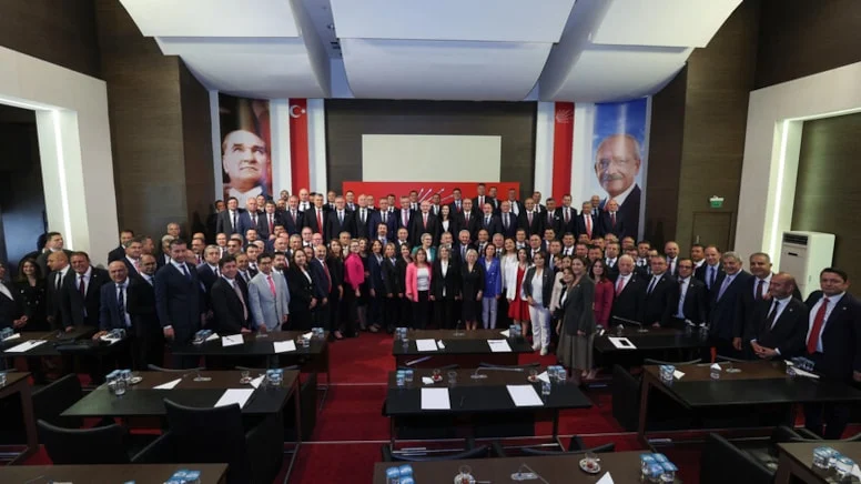 Kılıçdaroğlu’na Beklenmedik Yalnızlık: Sadece 10 Milletvekili Destek Verdi