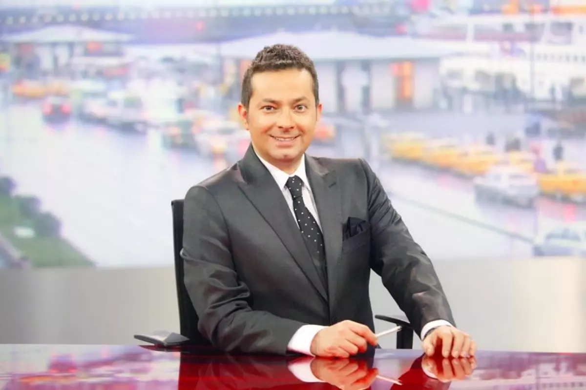 Gazeteci İrfan Değirmenci Kadıköy'de Gözaltına Alındı Gazeteci İrfan Değirmenci Kadıköy'de Gözaltına Alındı